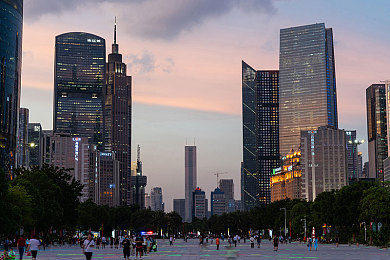 揉我胸 啊 嗯~出水游城|都市新宠惊艳亮相:绝世“出水游城”汽车诠释科技豪华之旅-2