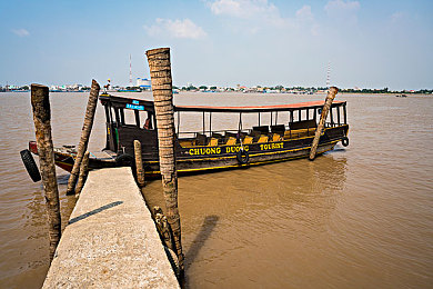 18岁禁止软件|科技助力安全驾驶,未成年人驾驶需谨慎:揭秘智能辅助系统禁用背后的原因-2