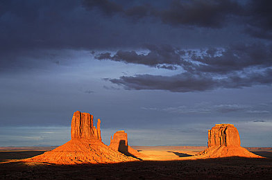 一小孩和妈妈摘萝卜还喊游戏｜温馨亲子农场行，智能环保家轿受热捧，家庭出行新选择-5