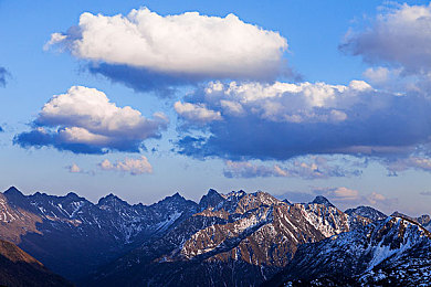 红豆2.0多功能绘制软件下载链接|汽车设计新利器:红豆2.0软件助力行业创新,绘图建模渲染一步到位-1