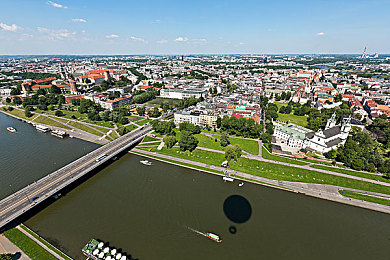 蜜桃成人｜独特设计引领潮流，蜜桃成车型爆红市场，豪华配置动力强劲，科技感十足-2