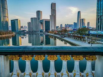 全彩列车到站之前无法停下来｜智能疾驰，安全挑战，全彩未来新篇章-1