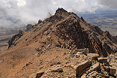 男生 男生 里免费|汽车品牌创新营销新招:免费试驾盛宴吸引年轻消费者热情参与-1