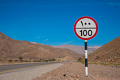 香港眼镜摄影师kk和模特｜光影穿梭，时尚驾驭——汽车时尚盛宴之旅-2