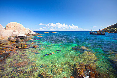 男人和女人一起搓搓搓｜女性力量赋能汽车行业：智能化研发、设计创新与制造卓越，共绘行业新篇章-1