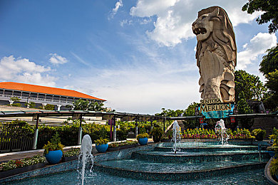 打扑克剧烈运动网站｜“创新娱乐结合资讯，打造汽车行业新势力：探秘多元化线上汽车服务平台”-3