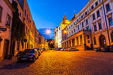 黄色应用｜智能汽车安全警钟长鸣：严打车载系统“潜规则”，守护出行环境-3