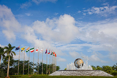 黄色十大软件|汽车行业新宠:智能导航、车辆管理、娱乐互动,打造安全环保驾驶新体验-2