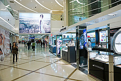 亚洲女人丰满毛多水多|“水韵上市:亚洲市场首款融合东方美学的智能SUV,引领潮流新风尚”-3