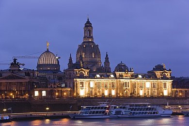 真人美女憋尿秘 的网站｜新能源汽车充电痛点破解：创新网站助力便捷充电体验-1