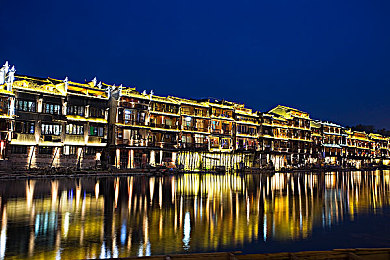 男人挺进雌性物动zzZ｜汽车创新聚焦女性需求，打造舒适安全新体验，引领行业美好未来-1