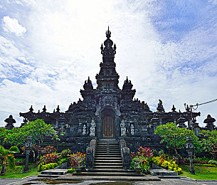 明里紬被邻居侵犯在线观看｜特斯拉Model Y自动驾驶引争议：智能出行安全警钟长鸣-2