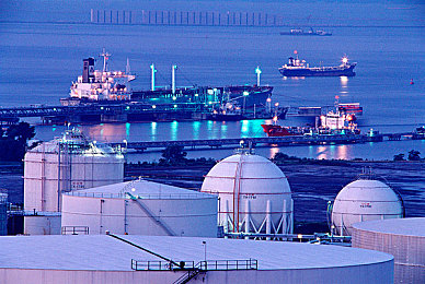 干干干天天干｜“绿色引擎，智能驱动：新能源汽车引领未来出行变革之路”-4