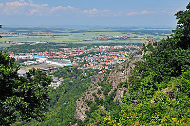 17c吃瓜爆料免费吃瓜|新能源汽车引发热议:极简设计、500公里续航,抢眼表现引期待-4