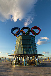 天天吃天天操|“智能驾驶新篇章:全新自动驾驶车型亮相,性能卓越,人性化设计引领未来出行潮流”-1