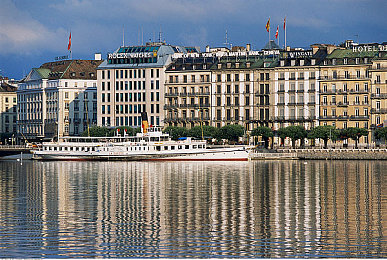 色多多导入｜汽车安全新篇章：创新“多色导入”技术引领驾驶体验革新-2