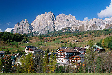 一级A片高龄老妇毛多多｜高龄老妇命名引关注，毛多多车型成老年市场新宠，实用舒适安全兼备-1