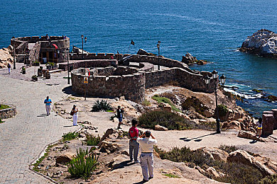 男女生打扑克软件｜智能汽车新宠：打扑克软件让驾驶乐趣升级，科技与娱乐完美融合-2