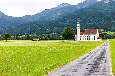 男生女生羞羞软件|“科技革新驱动潮流,汽车行业创新引领年轻一代追求个性时尚”-1