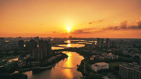 迪丽热巴被 到喷水|绿色出行新风尚,迪丽热巴代言助力新能源汽车闪耀登场-1