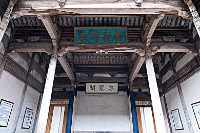 玖玖资源365|新能源汽车引关注:时尚动力续航强,智能配置领潮流,市场焦点新选择-3