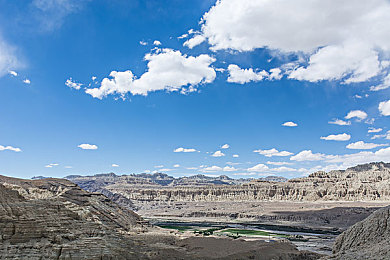 爆乳汗だく肉感巨臀｜“巨臀SUV魅力绽放：动感造型、强劲动力，引领时尚潮流新风尚”-1