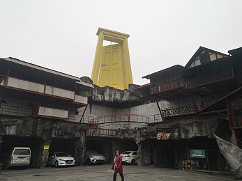 黄色软件一天三次|知名汽车品牌引领智能化风潮:全新车型搭载“神秘软件”实现精准驾驶与绿色出行-3