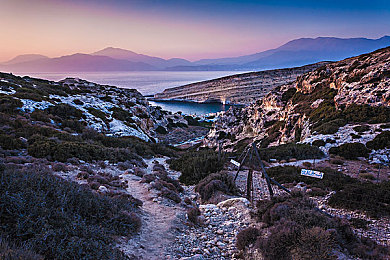 3bXXXx动漫XXXx魅魔|融合动漫魅魔元素,创新设计亮相:这款汽车引领时尚潮流-5