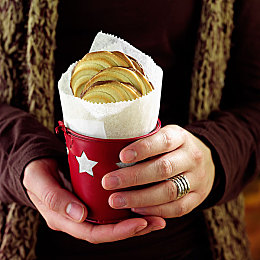 爷爷搂着妈妈的睡觉叫什么|温馨守护,安全舒适:揭秘如何挑选理想家庭座驾-3