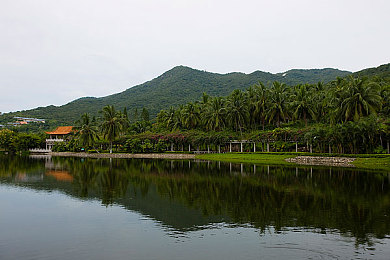 男生和女生一起擦擦擦|“跨界设计领航,续航智能环保新SUV,引领绿色出行潮流”-3