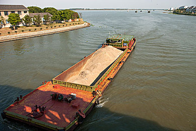 老师的兔子又大又圆｜驰骋巅峰，豪华巨兽引领潮流-2