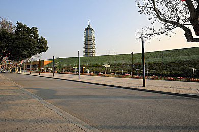 丰年经继拇中文3的特色和影响｜“创新先锋，引领潮流：丰年新车型助力汽车行业升级，品质卓越引关注”-1