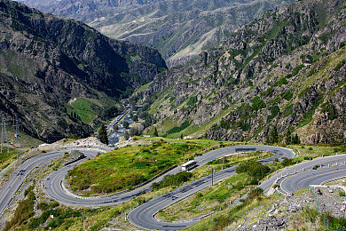 男生和女生一起查查查｜时尚动感SUV大揭秘：男女通吃，性能卓越，品质生活新选择-2