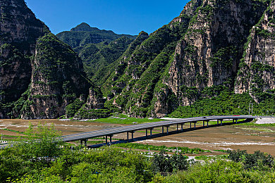 被迫穿高跟鞋调教捆绑｜“试驾新规引争议，汽车行业需重塑风尚，保障消费者权益”-1