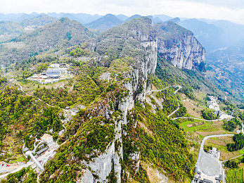 班长摘下奶罩 让我爽了｜全新车型亮相引关注，独特“奶罩”功能让驾驶体验升级-1