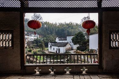 赵露思被 到喷水18禁暗夜｜“暗夜高性能车型亮相，赵露思“被喷水”梗引发热议，引领汽车行业新潮流”-1