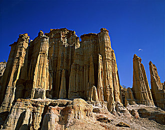 娇妻玩3p被2个男人伺候了|汽车盛宴,服务至上,魅力独领风骚-2