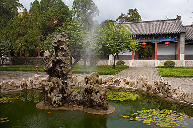 干干干天天干｜“绿色引擎，智能驱动：新能源汽车引领未来出行变革之路”-1