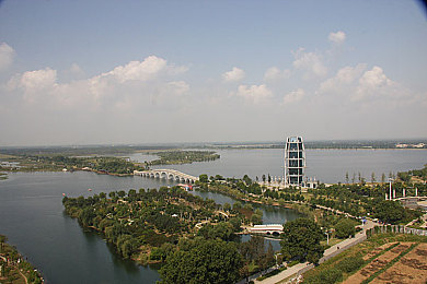 大炕上妇乱子伦的现代意义,“传统韵味与现代科技交融，某汽车品牌推出全新概念车型引发热议”-2