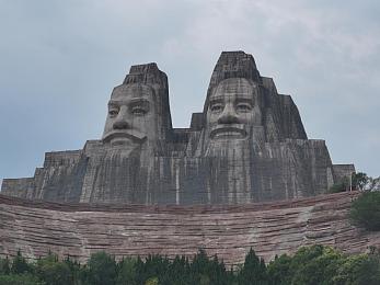 口述被男朋友啪的最爽的一次｜都市美女倾情分享：全新SUV带来难忘驾驶冒险，尽享速度激情与温馨时光-1