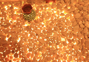 张雨欣惊艳的凹造型图片|流线时尚,车影星辉:跨界演绎新潮流-1