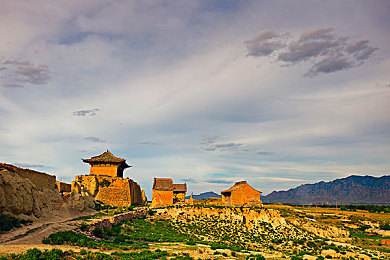 中国AV网｜新能源汽车焦点：时尚纯电动SUV（车型名称）惊艳亮相，市场竞争力解析-1