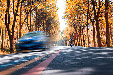 男生和女生一起差差差的app｜“社交新风尚，汽车行业焕新颜：互动平台助力汽车品牌拓展市场”-3