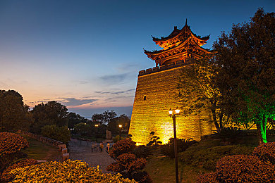 JuliaAnn   大战黑人｜时尚驾驭挑战，JuliaAnn破浪前行，谱写新锐车型传奇-3