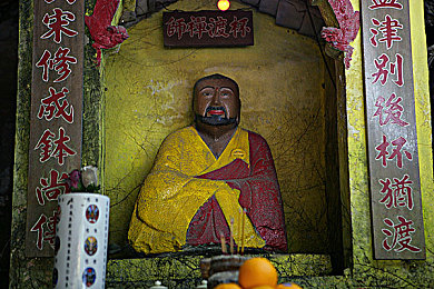 女人和公豬交s0X另类｜专为女性打造的时尚科技车款：舒适优雅，科技环保，引领绿色出行新潮流-1