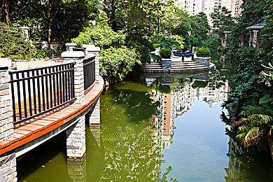 国产乱人｜性能卓越价格亲民，国产中型SUV新秀引关注：油耗仅7.5L！-3