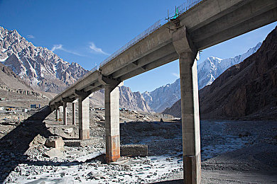 99这里|99汽车全新力作惊艳亮相,引领潮流,品质卓越,绿色出行新体验-2