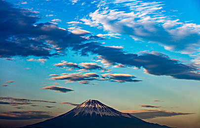mr.好色|外观独领风骚,性能卓越非凡,Mr.好色车型引领汽车潮流新风尚-2
