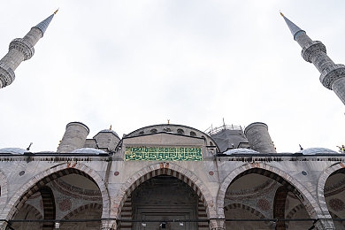 亚洲女人丰满毛多水多|“水韵上市:亚洲市场首款融合东方美学的智能SUV,引领潮流新风尚”-2