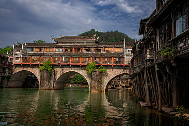 女超人麦乐迪满天星版本|星河闪耀,动感驾驭,科技领航——时尚环保新标杆-1